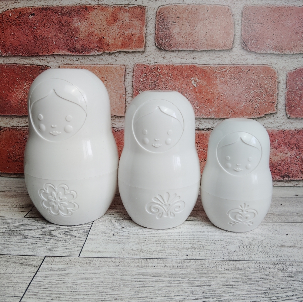 Matryoshka Measuring Cups ~ Set of 3, White - Fred & Friends M-Cups
